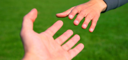 "Conheça todas as teorias, domine todas as técnicas, mas ao tocar uma alma humana, seja apenas outra alma humana" 